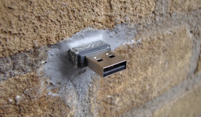 Исследователи создали ПО, которое преобразует устройство USB в передатчик для кражи данных